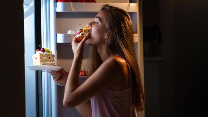 Ультрапереработанные продукты меняют структуру мозга, способствуя перееданию