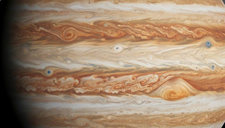 Ученые уточнили состав и динамику атмосферы Юпитера